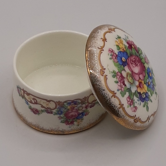Staffordshire Trinket Box Fine Bone China England Roses Floral Total Elegance - Picture 6 of 8